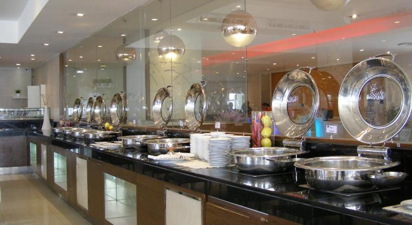 Iyarin@Tuk Chang Ratchayothin Hotel Bangkok Eksteriør billede